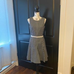 NWT 🏷️ Karl Lagerfeld polka dot dress - size 6